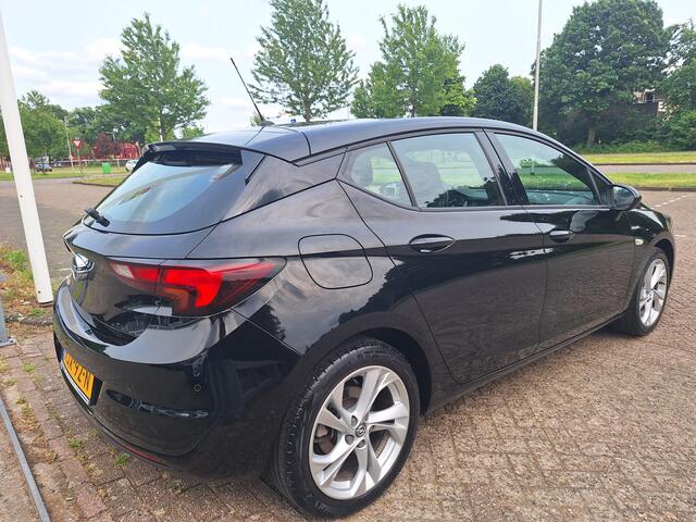 Opel ASTRA 1.2 Edition 130PK