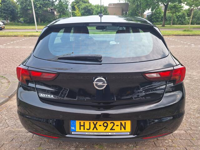 Opel ASTRA 1.2 Edition 130PK