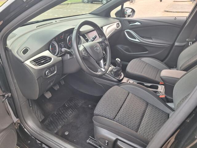 Opel ASTRA 1.2 Edition 130PK