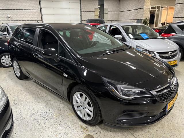 Opel ASTRA 1.6 CDTI ONLINE ED./ Airco / Cruise / Navi / afn.Trekhaak/ Bluetooth