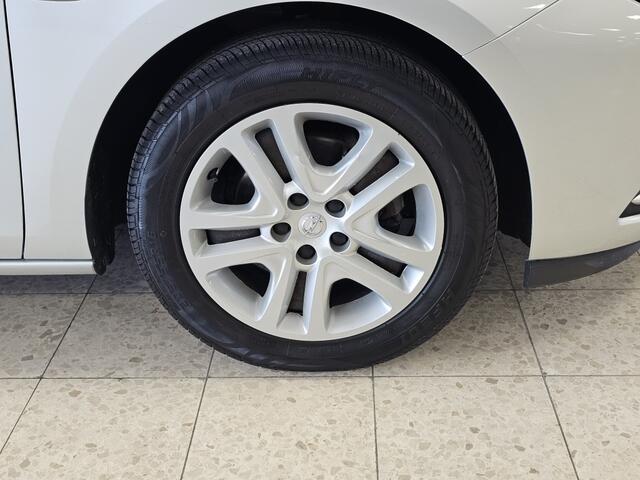 Opel ASTRA 1.0 Online Ed.