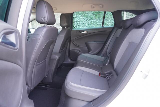 Opel ASTRA 1.2 Design & Tech Park. sensoren | Navigatie | CarPlay | Cruise