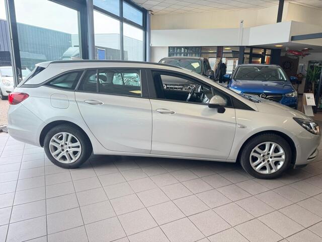 Opel ASTRA 1.6 CDTI Online Ed. CARPLAY TREKHAAK APK 6-26 BJ 2017 !!!