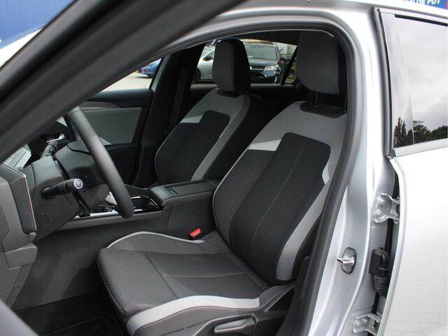 Opel ASTRA Sports Tourer 1.2 Level 2 Cruise en Climate Control, Parkeersensoren Voor en Achter, Navigatie