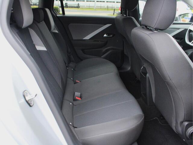Opel ASTRA Sports Tourer 1.2 Level 2 Cruise en Climate Control, Parkeersensoren Voor en Achter, Navigatie