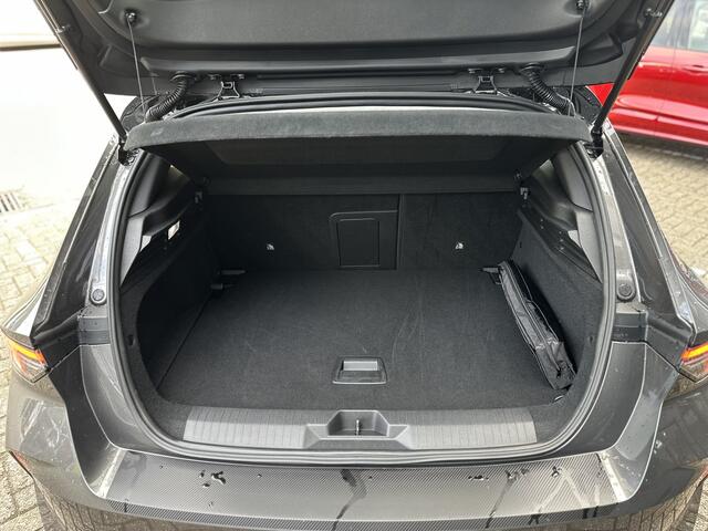 Opel ASTRA 1.2 GS Line Automaat Trekhaak/Stoel en stuurverwarming/ECC/Camera.