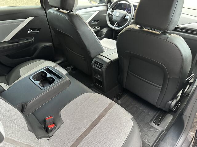 Opel ASTRA 1.2 GS Line Automaat Trekhaak/Stoel en stuurverwarming/ECC/Camera.