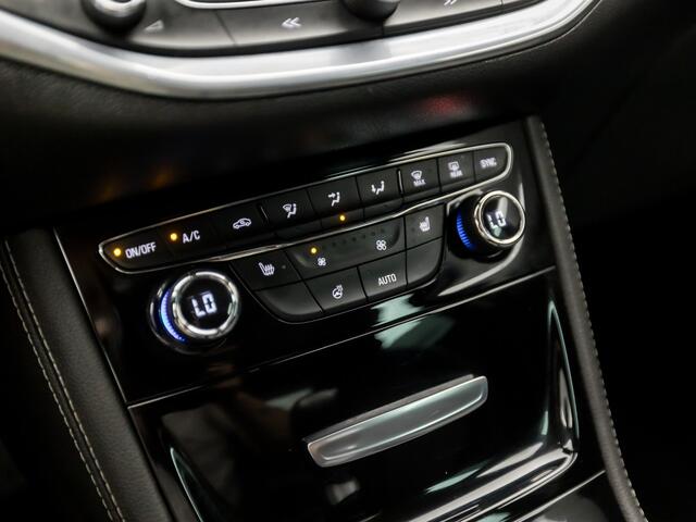 Opel ASTRA 1.4 Innovation 150Pk (APPLE CARPLAY, GROOT NAVI, STUUR/STOELVERWARMING, ADAPTIVE CRUISE, LEDER, SPORTSTOELEN, CAMERA, LM VELGEN, GETINT GLAS, NIEUWSTAAT)