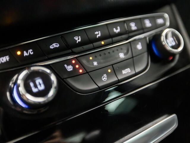 Opel ASTRA 1.4 Innovation 150Pk (APPLE CARPLAY, GROOT NAVI, STUUR/STOELVERWARMING, ADAPTIVE CRUISE, LEDER, SPORTSTOELEN, CAMERA, LM VELGEN, GETINT GLAS, NIEUWSTAAT)