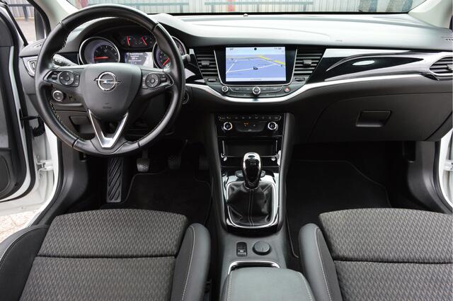 Opel ASTRA Sports Tourer 1.4 Turbo Business Executive O.a: Haak, PDC, Carplay, Clima, Navi, Cruise, Etc. All-in prijs!