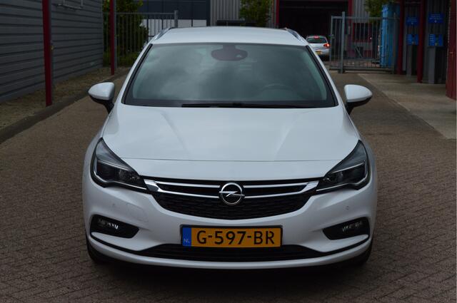 Opel ASTRA Sports Tourer 1.4 Turbo Business Executive O.a: Haak, PDC, Carplay, Clima, Navi, Cruise, Etc. All-in prijs!