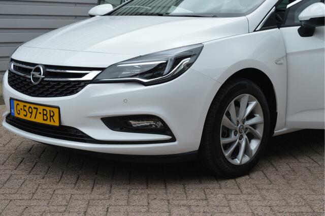 Opel ASTRA Sports Tourer 1.4 Turbo Business Executive O.a: Haak, PDC, Carplay, Clima, Navi, Cruise, Etc. All-in prijs!