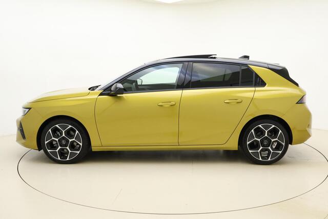 Opel ASTRA 1.2 Turbo Hybrid Ultimate | VOORRAAD | Schuif/kantel dak | Adaptive Cruise Control | Verwarmde voorruit | Stoelverwarming | 360° Camera | VOL OPTIES