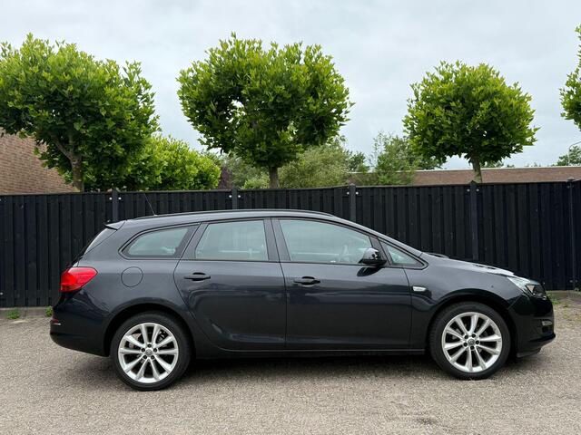 Opel ASTRA Sports Tourer 1.4 Trekhaak
