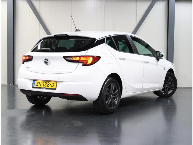 Opel ASTRA 1.0 105PK Turbo 120 Jaar Edition | AppleCarPlay/AndroidAuto | Climate Control | Cruise Control | Navigatie | Parkeersensoren VOOR + achter | Isofix | Privacy Glass |
