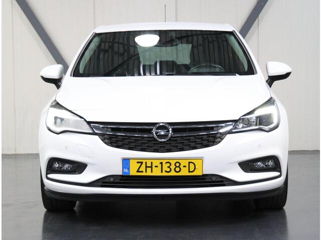 Opel ASTRA 1.0 105PK Turbo 120 Jaar Edition | AppleCarPlay/AndroidAuto | Climate Control | Cruise Control | Navigatie | Parkeersensoren VOOR + achter | Isofix | Privacy Glass |