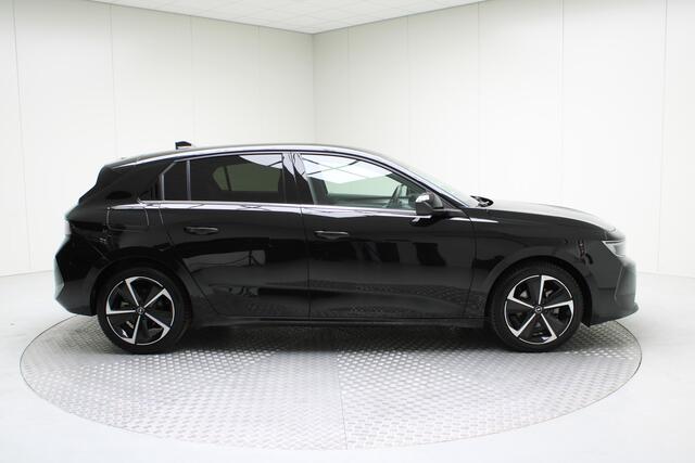 Opel ASTRA 1.2 Business Elegance | Automaat | afn. trekhaak | Camera + PDC v&a / AGR Stoelen / Keyless / Carplay / Navi / Blind Spot