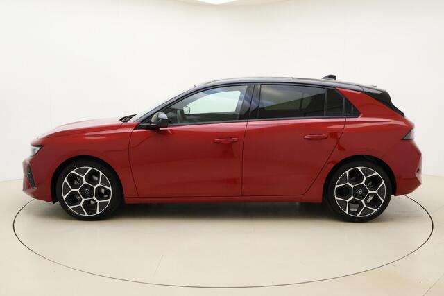 Opel ASTRA 1.2 Turbo 136pk Hybrid Automaat Ultimate | Alcantara | Camera | Adapt. Cruise control | Navigatie | Panoramadak | Matrix LED verlichting | Keyless | Stoel- en stuurverwarming | 18" Lichtmetalen velgen