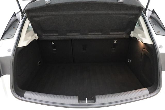 Opel ASTRA 1.0 Edition 105pk | Navigatie | Climate Control | Trekhaak | Lichtmetalen Velgen | Parkeersensoren | Apple Carplay - Android Auto