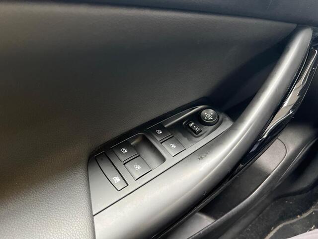 Opel ASTRA 1.2 Business Elegance Navi | Camera | Trekhaak