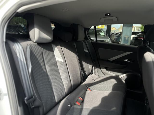 Opel ASTRA 1.2 Edition AGR stoelen/ Stoel Verwarming / ECC / Camera.