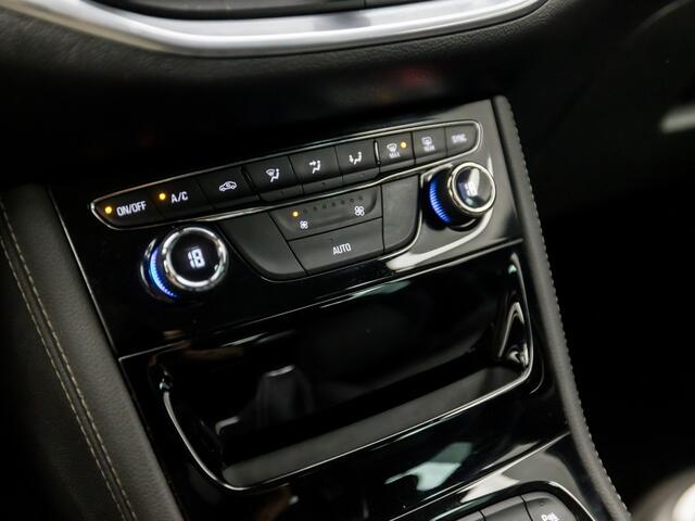 Opel ASTRA Sports Tourer 1.4 Innovation 150Pk (APPLE CARPLAY, GROOT NAVI, CLIMATE, CAMERA, GETINT GLAS, LEDER, SPORTSTOELEN, KEYLESS, LED KOPLAMPEN, LANE ASSIST, NIEUWSTAAT)
