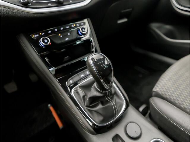 Opel ASTRA Sports Tourer 1.4 Innovation 150Pk (APPLE CARPLAY, GROOT NAVI, CLIMATE, CAMERA, GETINT GLAS, LEDER, SPORTSTOELEN, KEYLESS, LED KOPLAMPEN, LANE ASSIST, NIEUWSTAAT)
