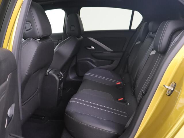 Opel ASTRA 1.6 Turbo Plug In Hybrid Ultimate | Panoramadak | Head-Up | 360 Camera | Stoel & stuurverwarming | Carplay | Adaptive cruise | AG Stoel | Carplay | 18'' lichtmetalen velgen | PHEV