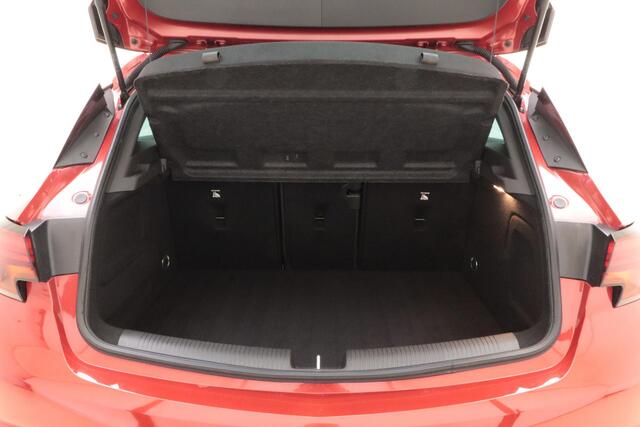 Opel ASTRA 1.2 Turbo 130pk Elegance | Navigatie | Camera | Climate control | Comfortstoelen | LED Matrixverlichting | Parkeersensoren | Lichtmetalen velgen | Lage KM-stand