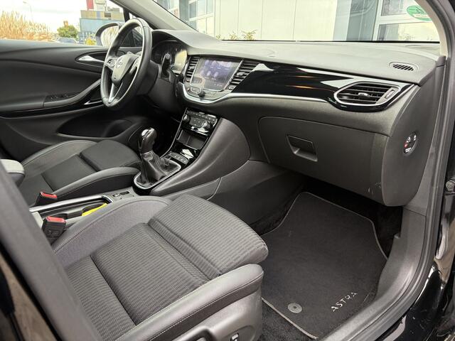 Opel ASTRA 1.2 Elegance 131pk | Achteruitrijcamera | Apple Carplay/Android Auto | Dab | Matrix led koplampen | Navigatiesysteem full map | Rijstrooksensor met correctie | Zeer nette auto!