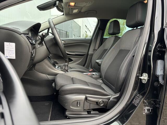 Opel ASTRA 1.2 Elegance 131pk | Achteruitrijcamera | Apple Carplay/Android Auto | Dab | Matrix led koplampen | Navigatiesysteem full map | Rijstrooksensor met correctie | Zeer nette auto!