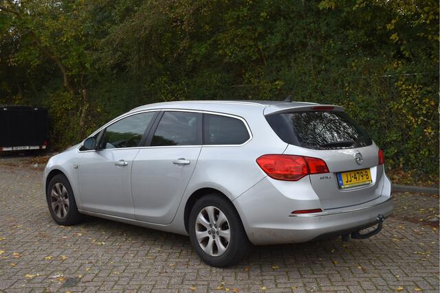 Opel ASTRA Sports Tourer 1.4 Turbo Blitz,DOOR ONS ZELF ONDERHOUDEN , ZELF NIEUW GELEVERD ,ORGINEEL NEDERLANDSE AUTO, BOEKJES,NAP