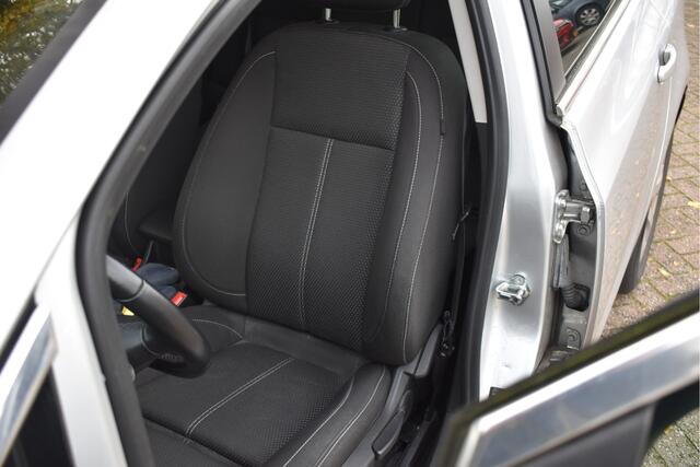 Opel ASTRA Sports Tourer 1.4 Turbo Blitz,DOOR ONS ZELF ONDERHOUDEN , ZELF NIEUW GELEVERD ,ORGINEEL NEDERLANDSE AUTO, BOEKJES,NAP