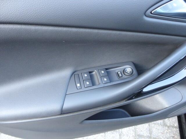 Opel ASTRA 1.4 Turbo 145 PK Automaat ,Navi ,Stoelverwarming ,Parkeerhulp ,Alcantara bekleding