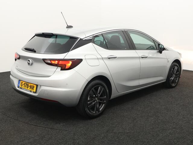 Opel ASTRA 1.0 Turbo 120 Jaar Edition Airco, Apple Carplay/Android Auto, Bluetooth, Boordcomputer, Cruise control, Elek. Stabiliteits Programma, Stuur multifunctioneel, Regensensor, Warmtewerend glas, Navigatiesysteem full map De Opel Astra 1.0 Turbo 120 Jaar Editio