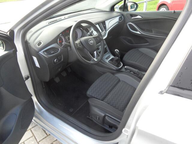 Opel ASTRA Sports Tourer 1.2 Edition