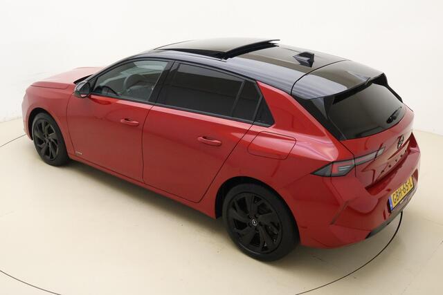 Opel ASTRA 1.6 Hybrid Level 4 180 PK Automaat | Navigatie | Glazen schuif kanteldak | Camera | Alcantara bekleding | Zwart dak | Keyless | Camera