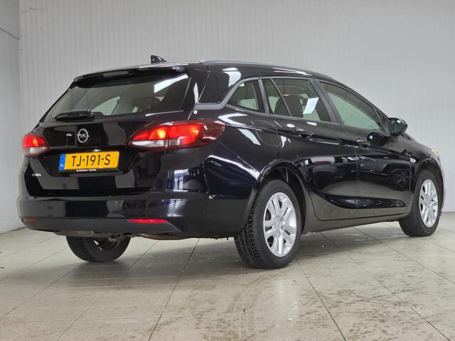Opel ASTRA Sports Tourer 1.0 Online Edition/ PDC V+A/ LED Dagrijverl./ Apple + Android/ DAB+/ Navi/ Airco/ Cruise/ Elek. pakket/ Isofix/ Bluetooth/ Multi. LEDER. Stuur/ Metallic lak.