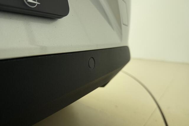 Opel ASTRA 1.2 Turbo 110pk Business Edition | Navigatie | Camera | Climate control | Adapt. Cruise control | Keyless | Stoel- en stuurverwarming | Parkeersensoren