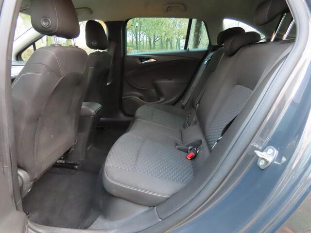 Opel ASTRA Sports Tourer 1.0 Business+ Achteruitrijcamera Carplay Navigatie Trekhaak Pdc Climatecontrol Cruisecontrol