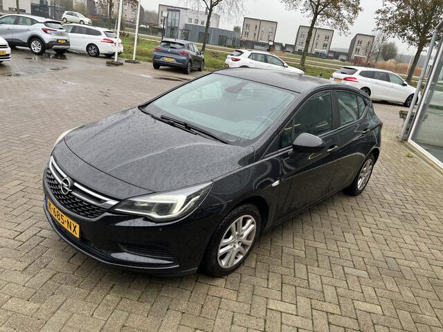 Opel ASTRA 1.0 Business+