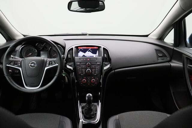 Opel ASTRA Sports Tourer 1.4 Turbo Blitz 2016 Airco | Navigatie | Cruise control | Bluetooth USB | Trekhaak | Lichtmetaal | Elektrische ramen + spiegels | Half leder