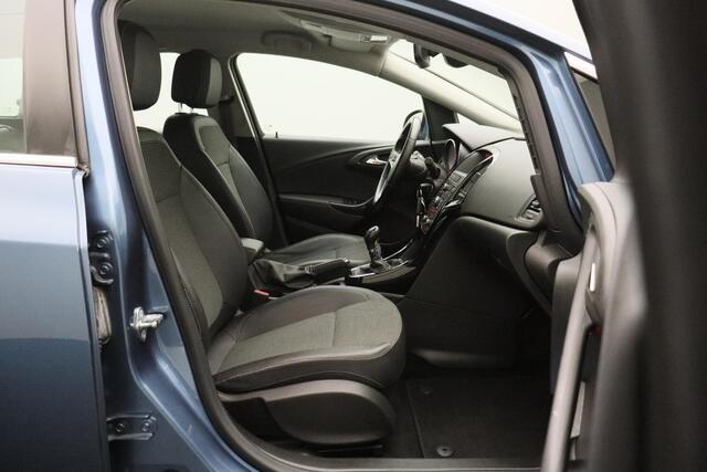Opel ASTRA Sports Tourer 1.4 Turbo Blitz 2016 Airco | Navigatie | Cruise control | Bluetooth USB | Trekhaak | Lichtmetaal | Elektrische ramen + spiegels | Half leder