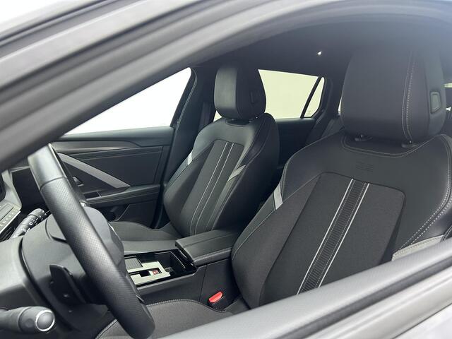 Opel ASTRA Sports Tourer 1.2 Turbo GS | Sportstoelen | Trekhaak | All season | Prijs is rijklaar