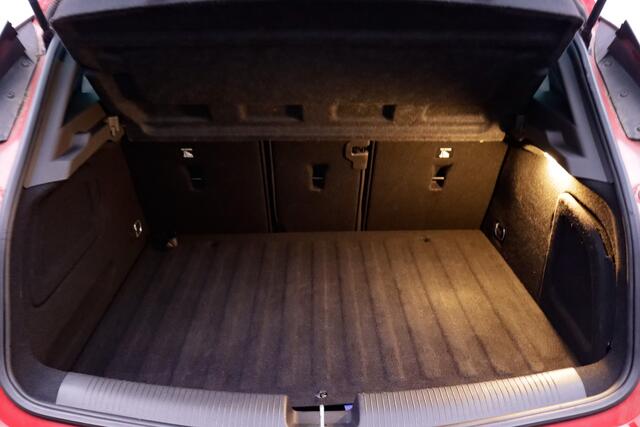 Opel ASTRA 1.2T 130Pk Launch Elegance MATRIX LED | MEMORY | BOSE | CAMERA | STOELKOELING+VERW | MASSAGE | AFN TREKHAAK | LEDER | STUURVERW. | CARPLAY | DAB | BLINDSPOT | LMV 18''