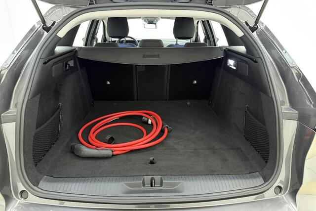 Opel ASTRA Electric 54 kWh Business Edition | Navigatie | Climate control | Camera | Parkeersensoren | Keyless | Lichtmetalen velgen | Cruise control