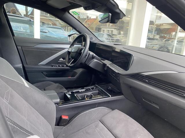 Opel ASTRA Sports Tourer 1.2T 130pk Automaat Ultimate | Schuif/-kanteldak| Navigatie | 360 Camera | AGR Comfortstoelen| Stuur & Stoel Verwarming |