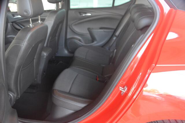 Opel ASTRA 1.4 Innovation Nederlandse auto 73251 NAP laatste beurt bij 65000km INNOVATION camera pdc navigatie zeer compleet