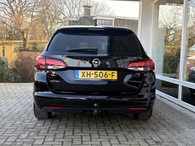 Opel ASTRA Sports Tourer 1.0 Black Edition | Trekhaak | Parkeersensoren voor + achter | Apple Carplay/Android Auto | Lichtmetalen velgen | Privacy Glass