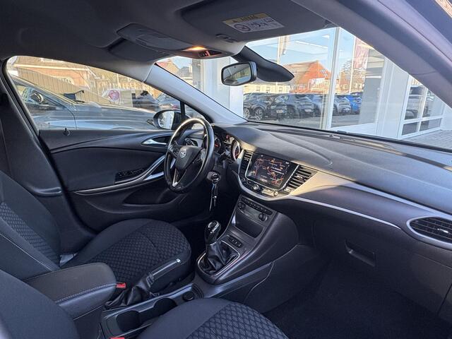Opel ASTRA Sports Tourer 1.0 Black Edition | Trekhaak | Parkeersensoren voor + achter | Apple Carplay/Android Auto | Lichtmetalen velgen | Privacy Glass